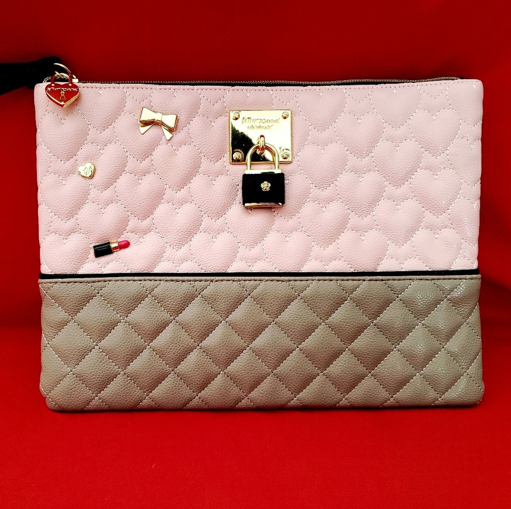 Betsy Johnson XL Quilted Heart Wristlet Pouch